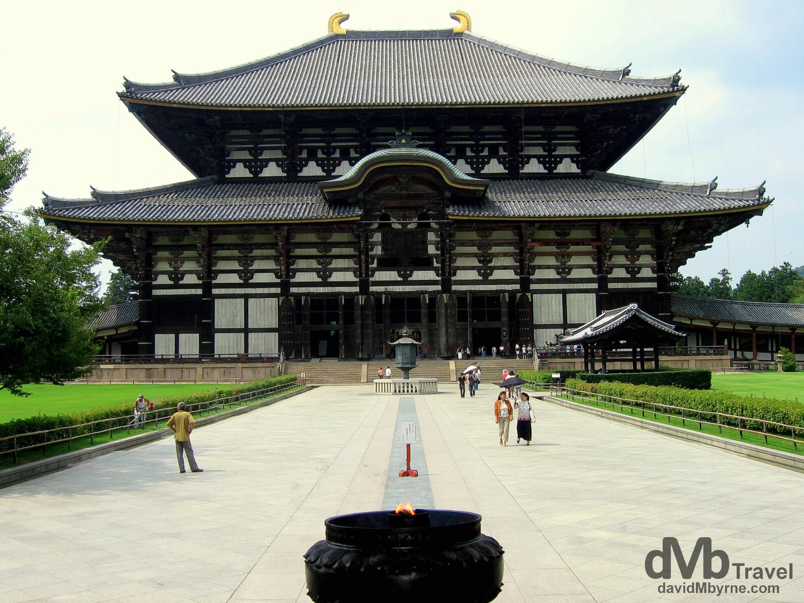 The largest wooden building in the world, the Great Buddha Hall of the Todai-ji is a Buddhist temple complex in Nara, Honshu, Japan. July 20th 2005.  