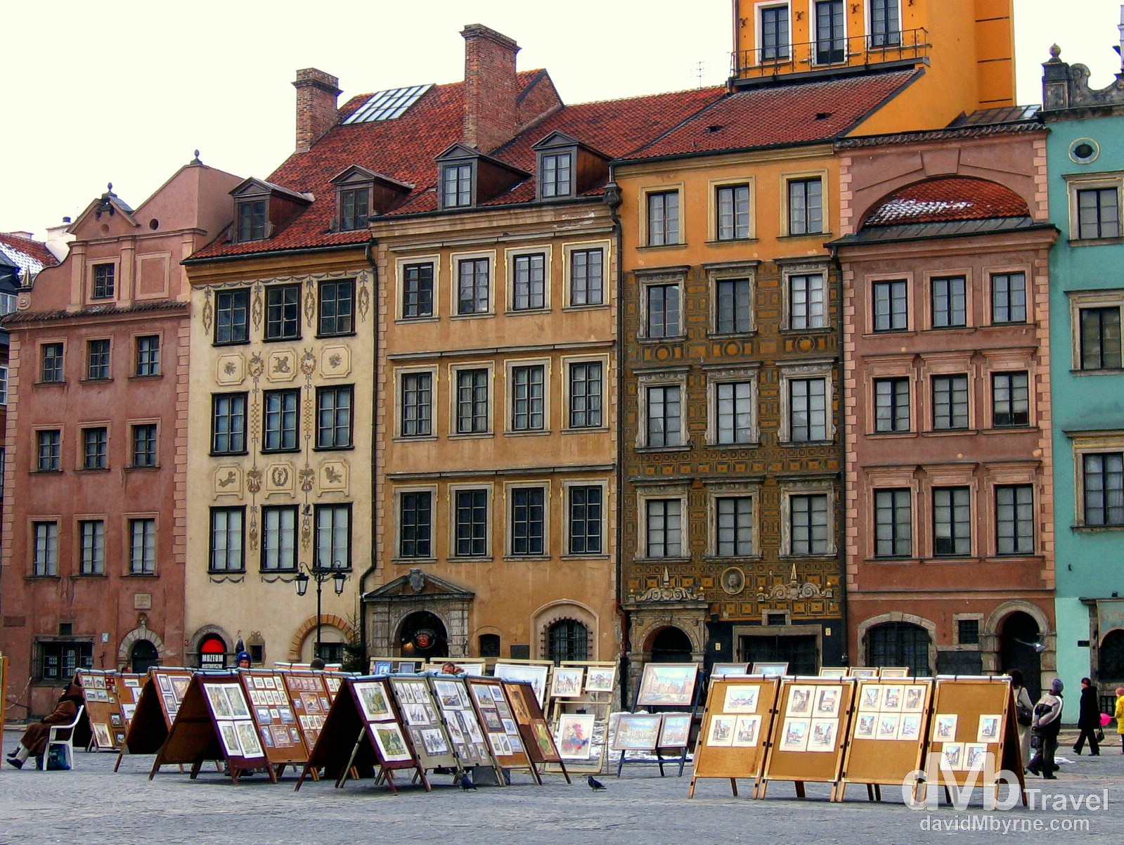 The varying colours of an outdoor art market in Old Town Square, Old Town, Warsaw, Poland. March 5th 2006.