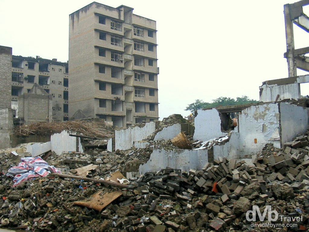Dismantling of Fengdu Ghost City on the north bank of the Yangtze River in Chongqing municipality, China. September 26th, 2004.