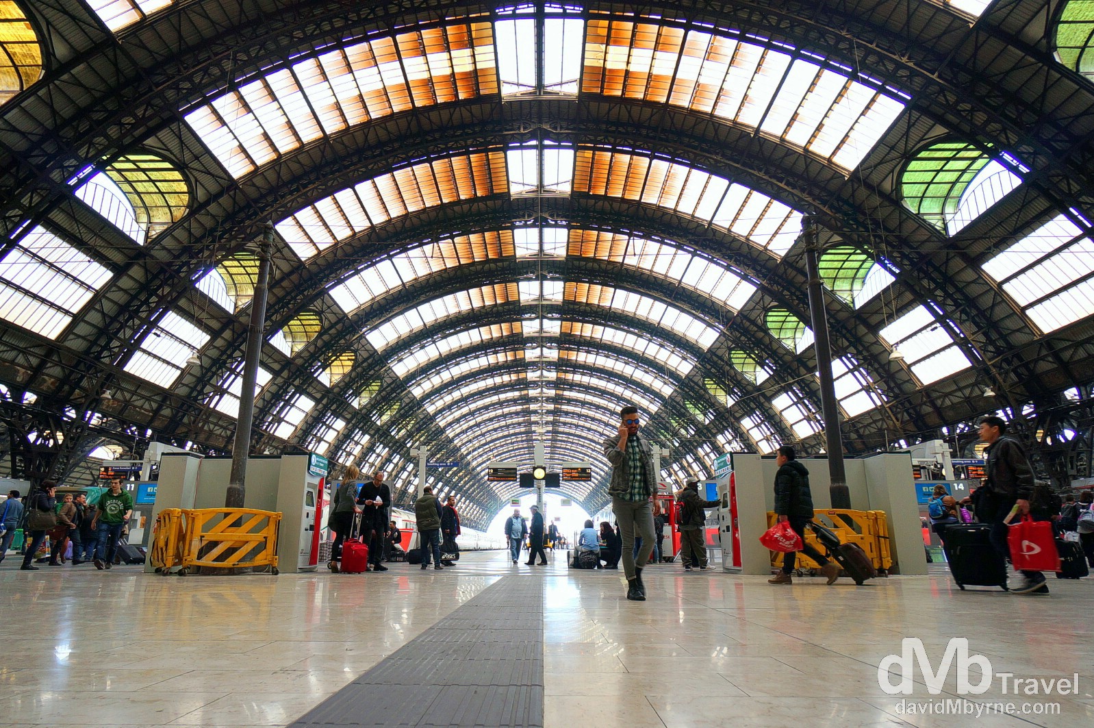 Milano Centrale - wide-angle territory. Milan, Lombardy, northern Italy. March 16th, 2013 (NEX-5r || SEL10-20mm || 10mm, 1/60sec, f/4.5, iso100)   