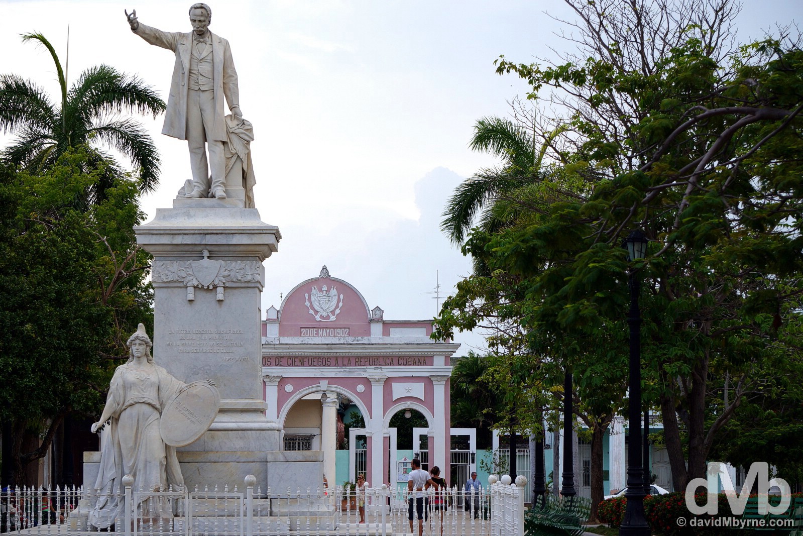 The Jose Marti statue & the Arco de Triunfo, Cuba's only triumphal arch in Parque Jose Marti, Cienfuegos, Cuba. May 7, 2015. 