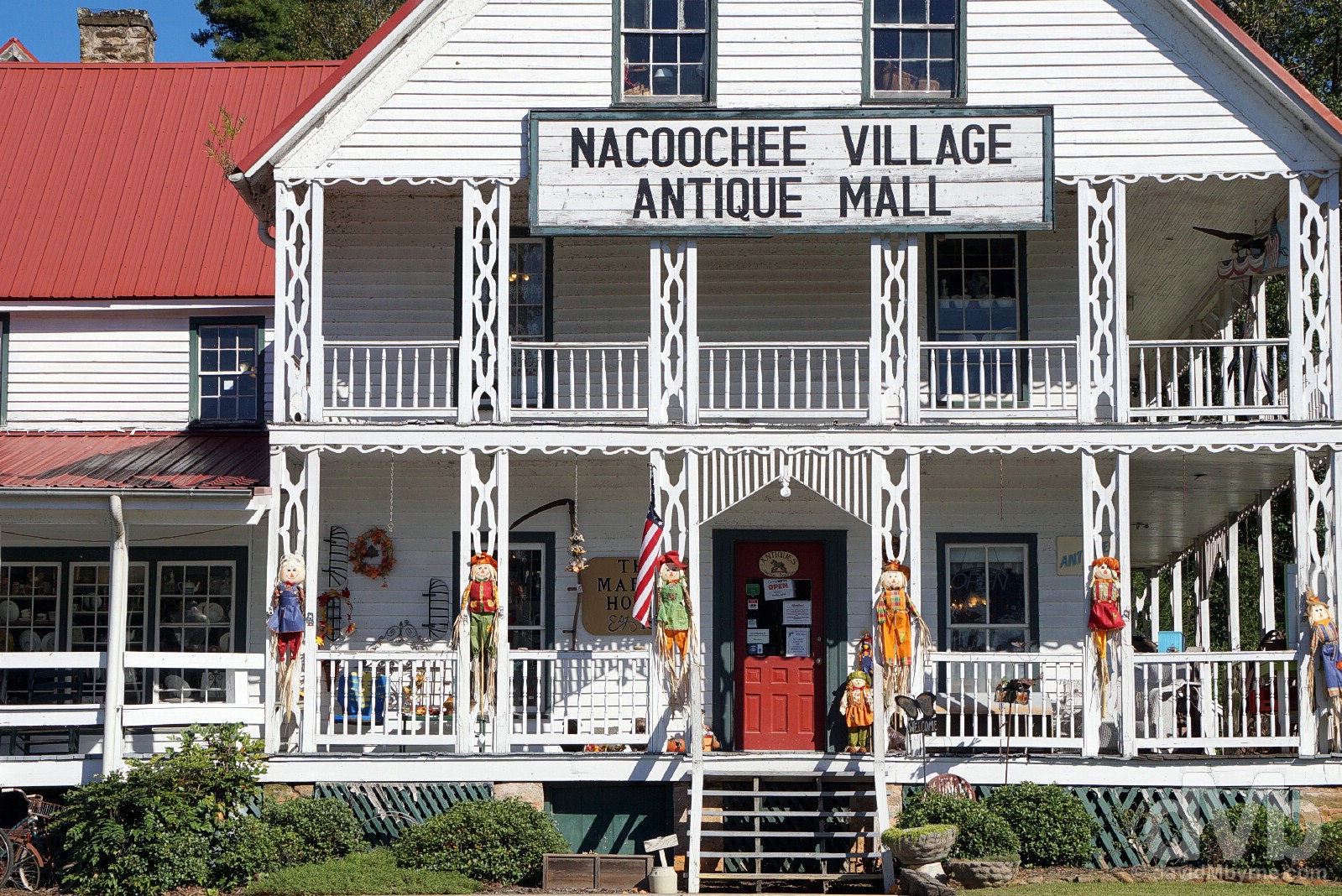 Nacoochee Village Antique Mall, outside Helen, White County, northern Georgia, USA. September 22, 2016. 