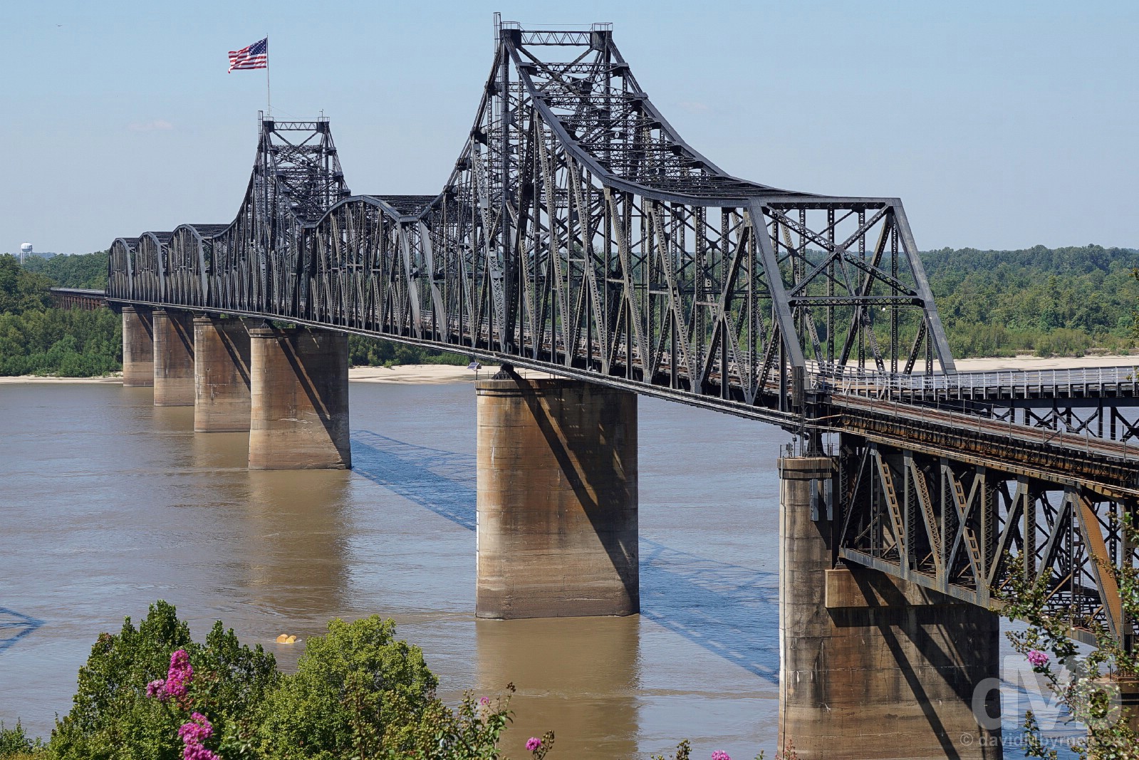 The Old Vicksburg Bridge, also known as Mississippi River Bridge, spanning the Mississippi River in between Delta, Louisiana and Vicksburg, Mississippi, USA. September 20, 2016.