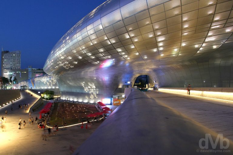 Dongdaemun Design Plaza Seoul at night - Worldwide Destination ...